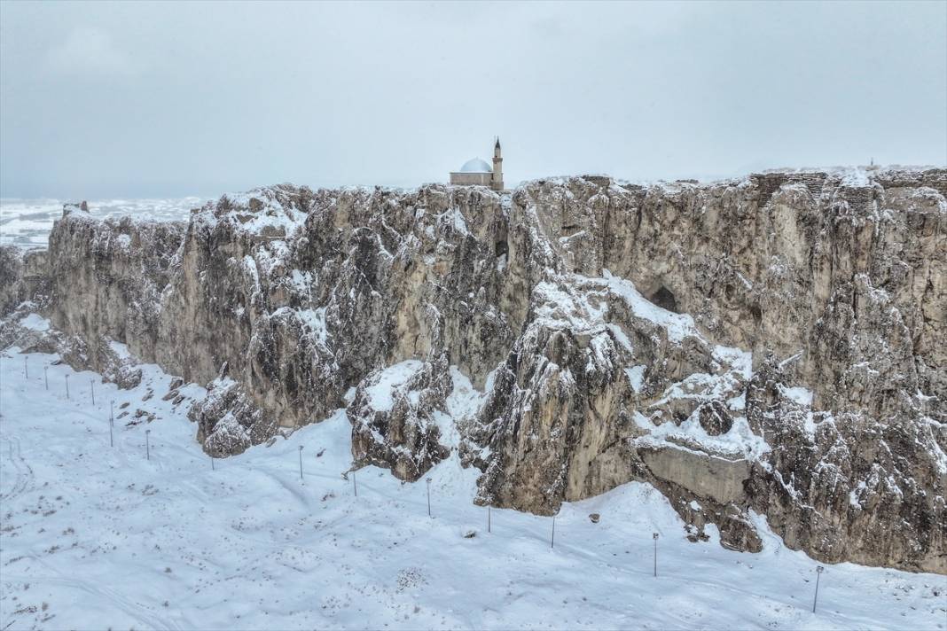 Tarihi yapılar karla kaplandı 8